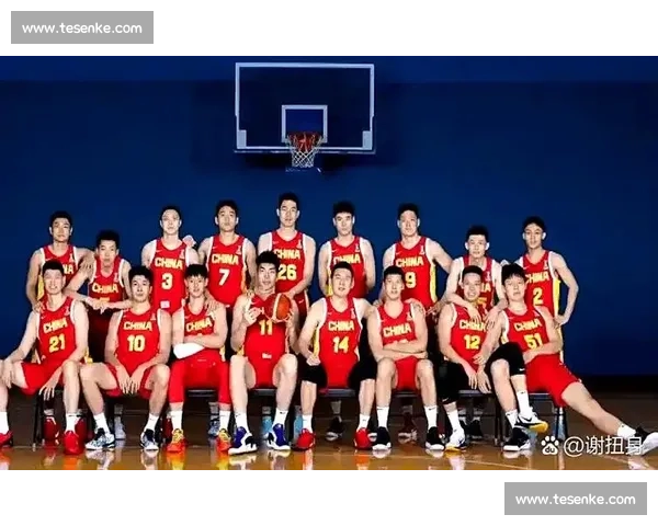 中国男篮鏖战新西兰男篮 聚焦赛场争锋与团队协作精神